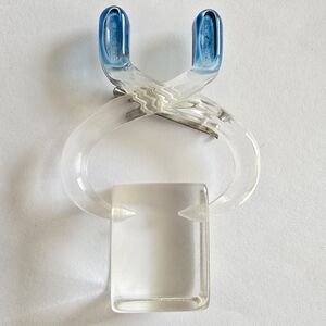 Vintage ice cube brooch Lucite plastic tongs novelty spinner pin blue clear